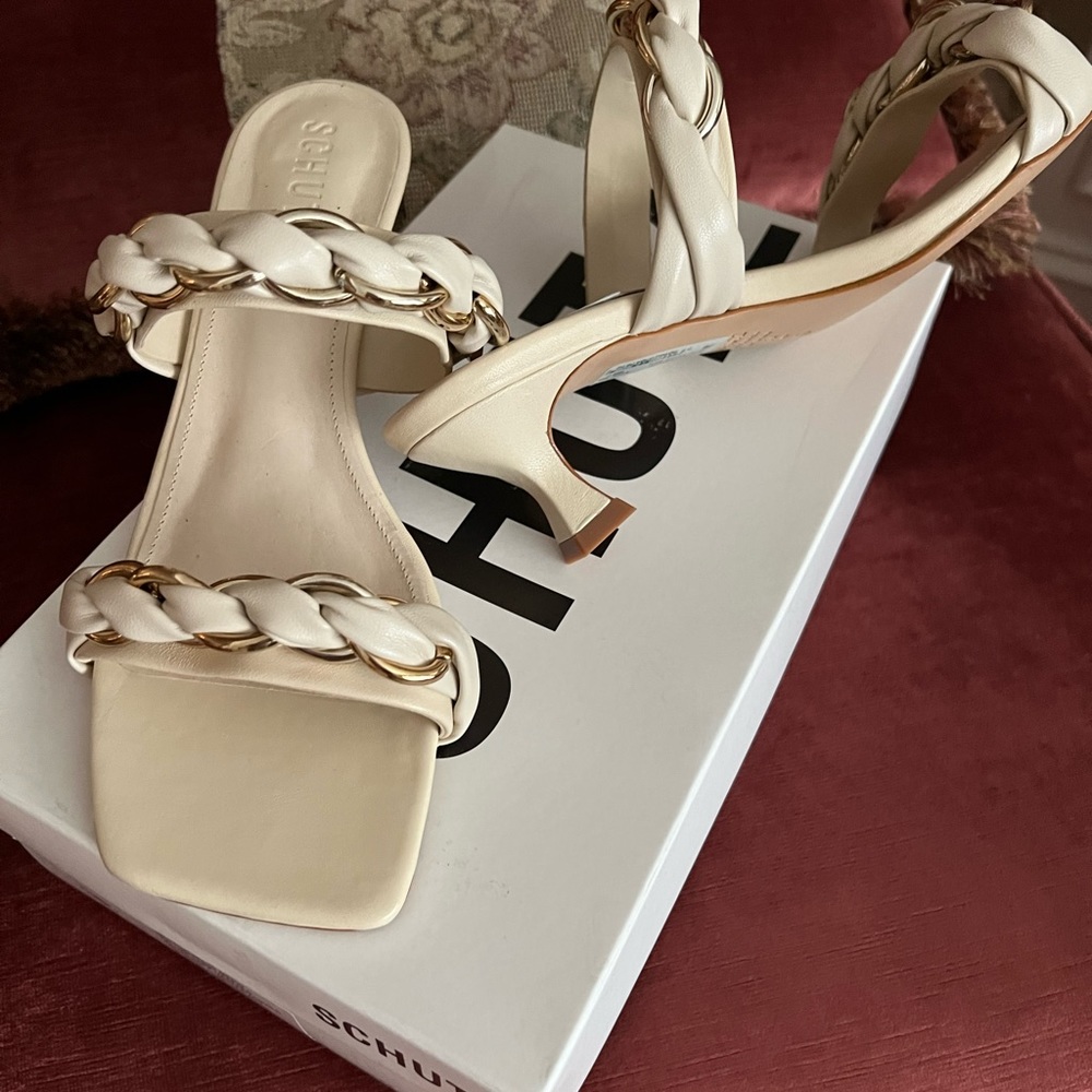 SCHUTZ Ivory Leather Sandals Size 7 NWT